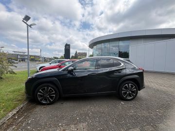 Lexus UX - 3