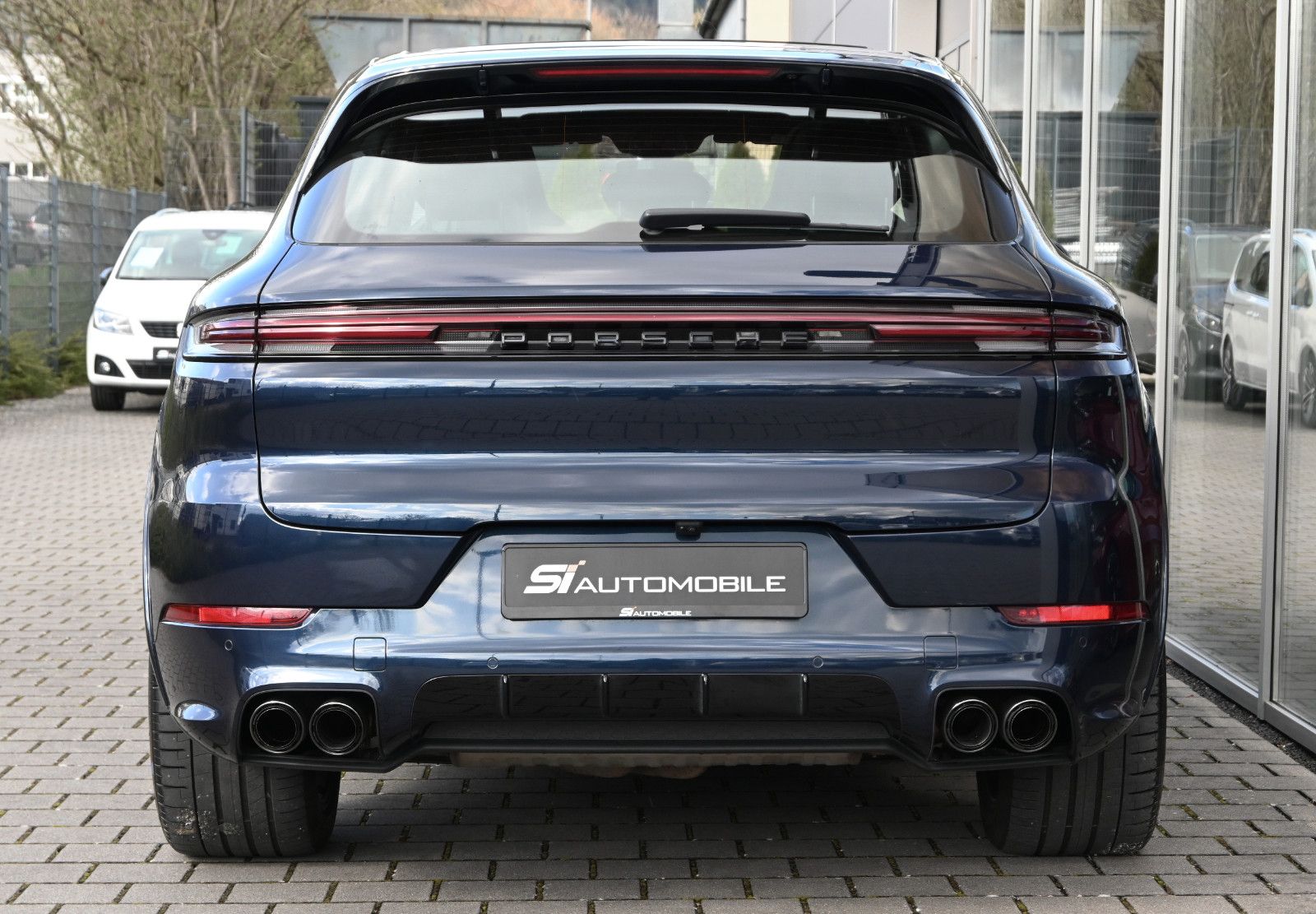 Fahrzeugabbildung Porsche Cayenne E-Hybrid SPORT DESIGN °UVP 156.695€°PDCC