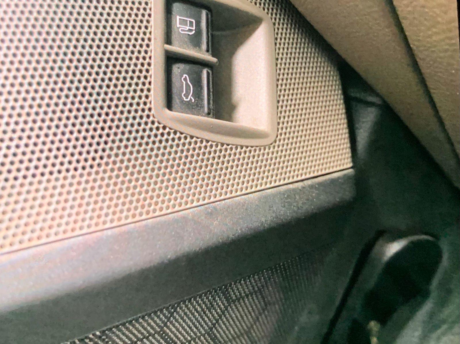 Volkswagen  2010 — photo 10