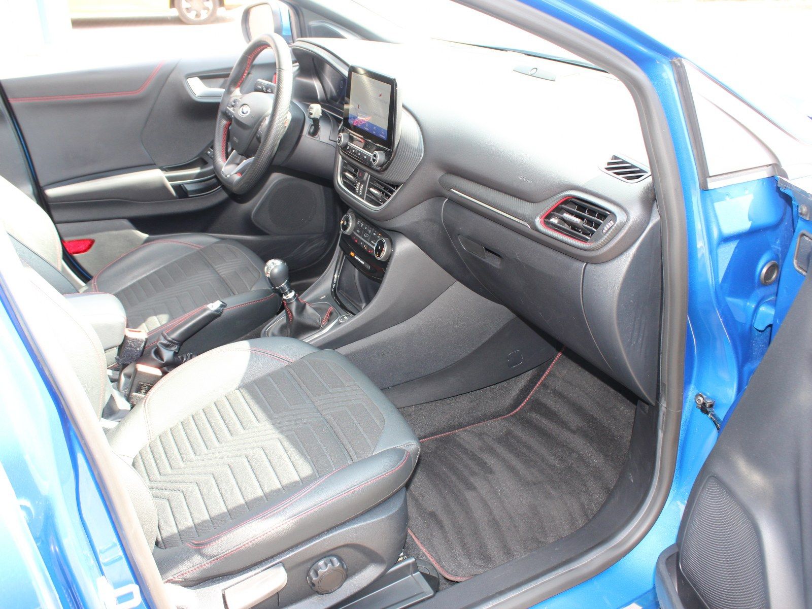 Fahrzeugabbildung Ford Puma ST-Line X 1,0 EcoBoost Mild Hybrid