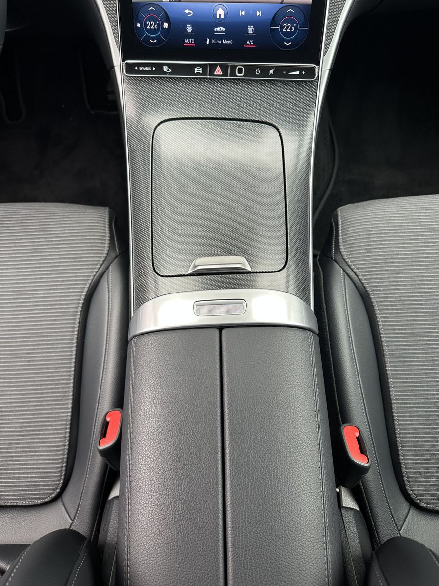 Fahrzeugabbildung Mercedes-Benz C 220d T Avantgarde NAV+LED+AHK+PARK-PAKET+17ZO