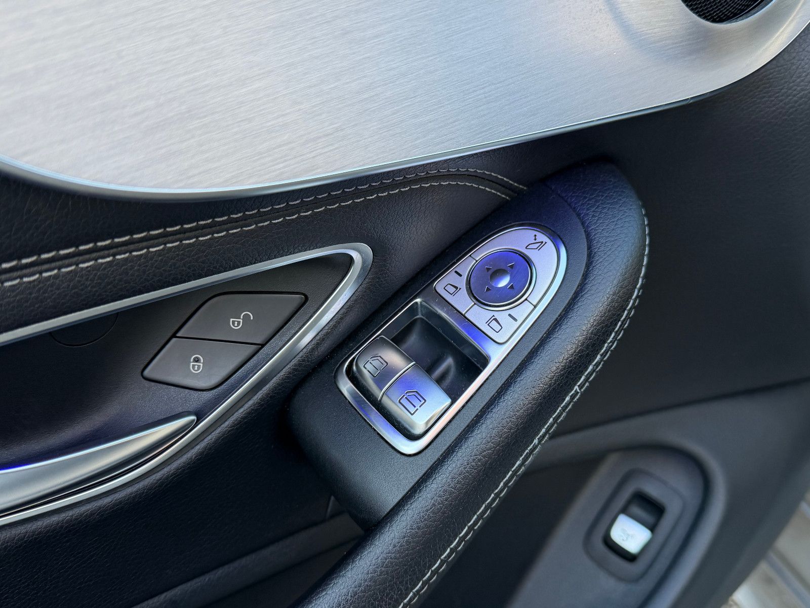 Fahrzeugabbildung Mercedes-Benz C 300 Coupe /AMG/VIRTUAL/MBUX/AMBIENTE/KAMERA