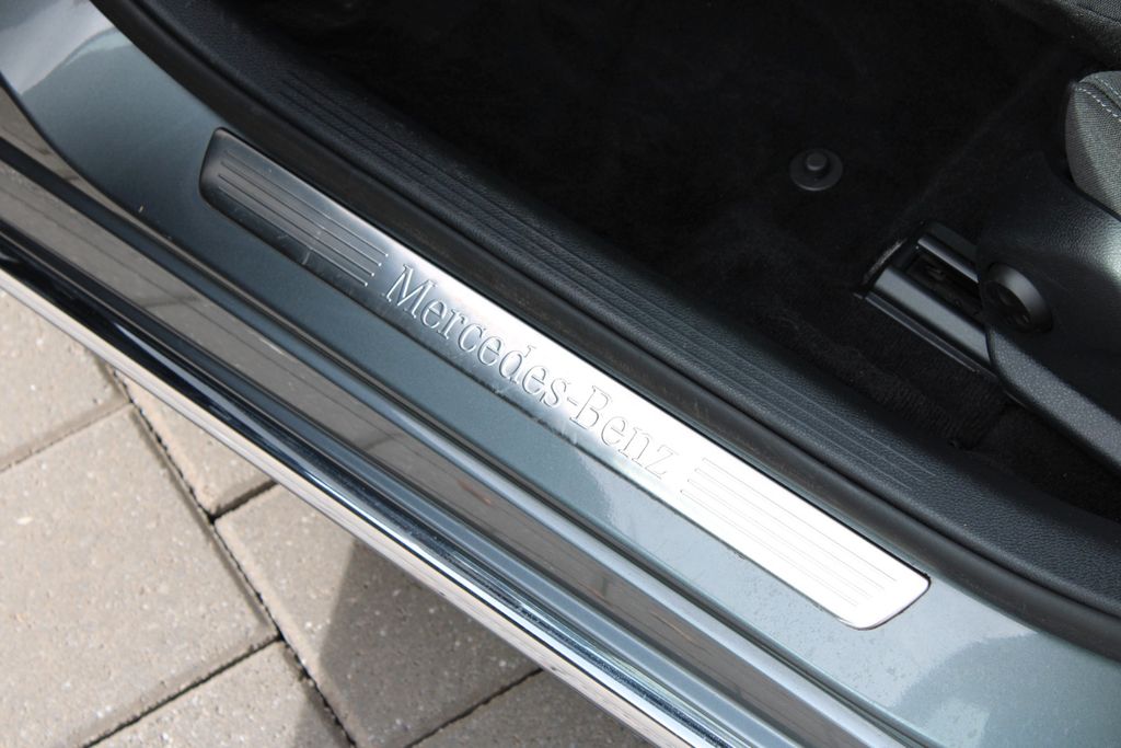 MERCEDES-BENZ C 220 d T LED AUT SHZ KAM NAVI PDC