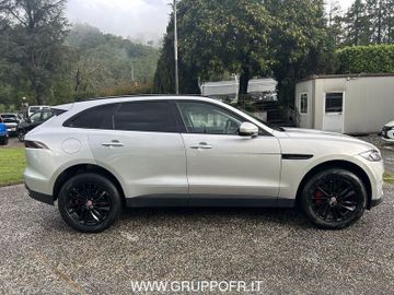 Jaguar F-Pace - 8