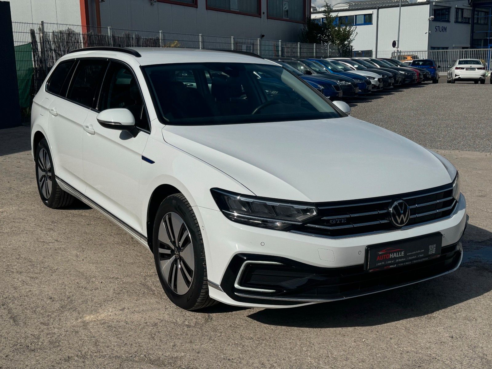 Fahrzeugabbildung Volkswagen Passat GTE Massage Kamera LED ACC SHZ