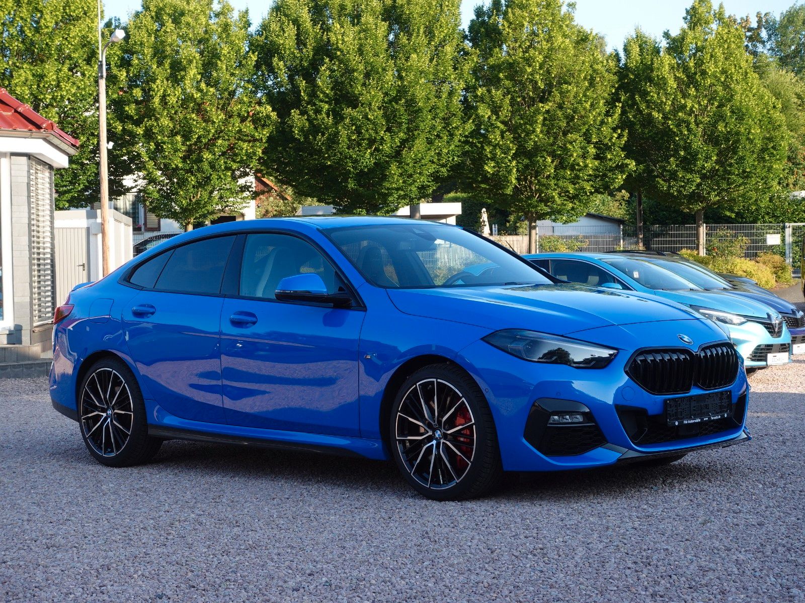 Fahrzeugabbildung BMW 220i Gran Coupé M Sport LED/HUD/Pano/HarmanKard.