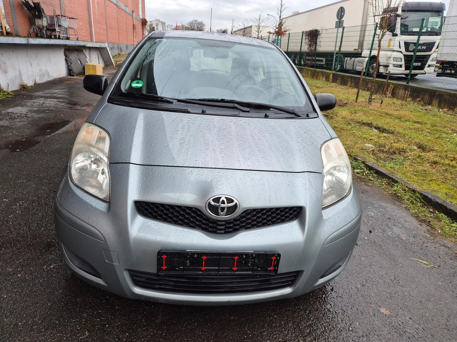 Toyota Yaris 1,0-l-VVT-i Cool