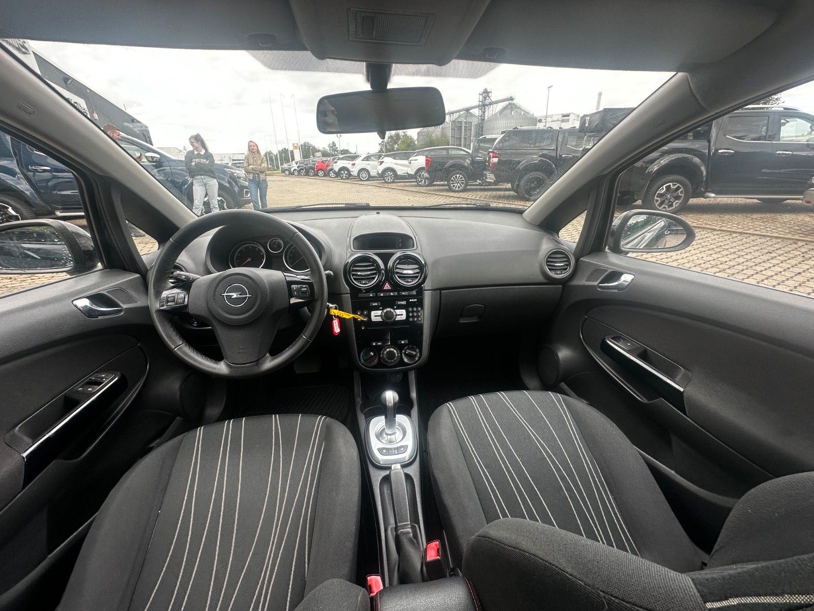 Fahrzeugabbildung Opel Corsa D Edition Automatik, Klima