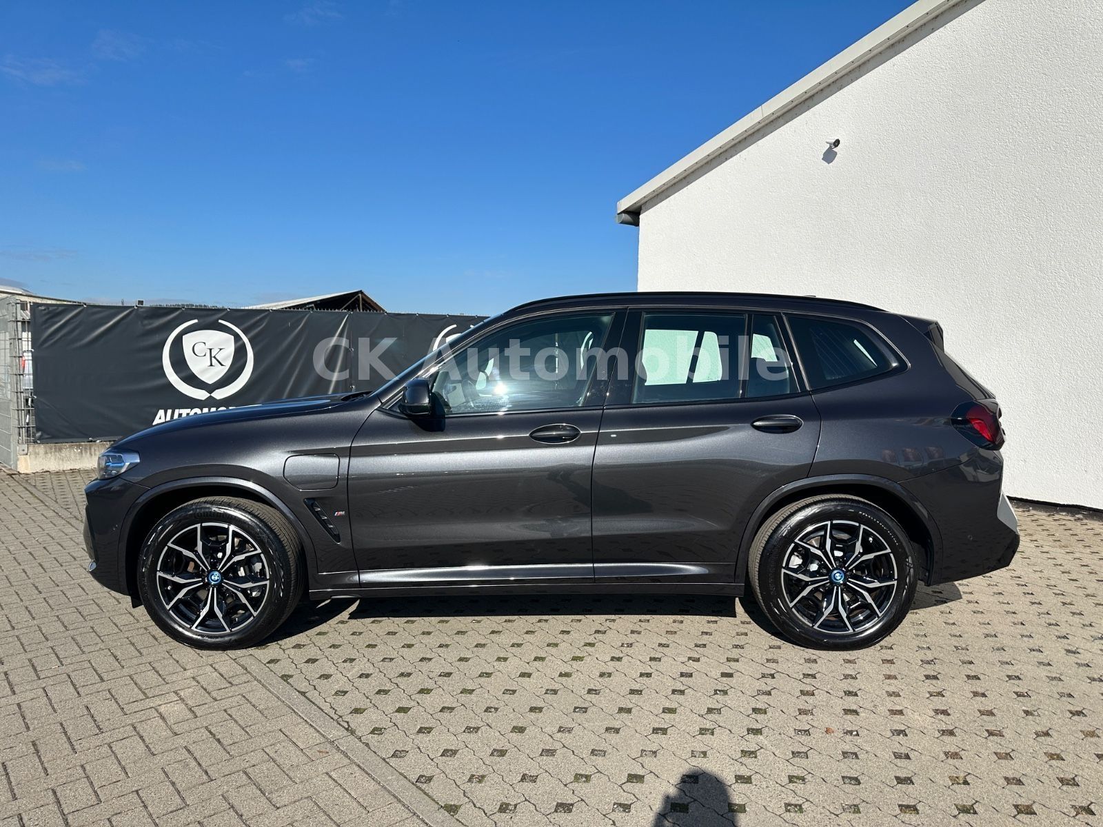 Fahrzeugabbildung BMW X3 xDrive30e M-Sport/Navi/Laser/Head-Up/Kamera