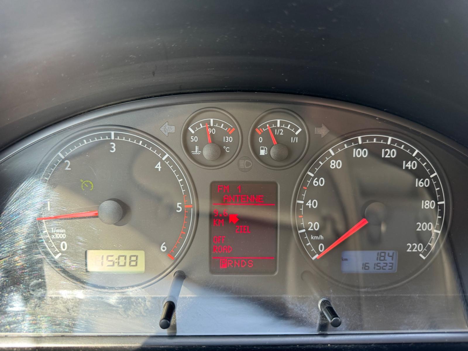 Volkswagen T5 Multivan Comfortline 2.5 TDI 5 cyl. 174 ch BVA / 1ère main / Chauffage auxiliaire / GPS / Attelage