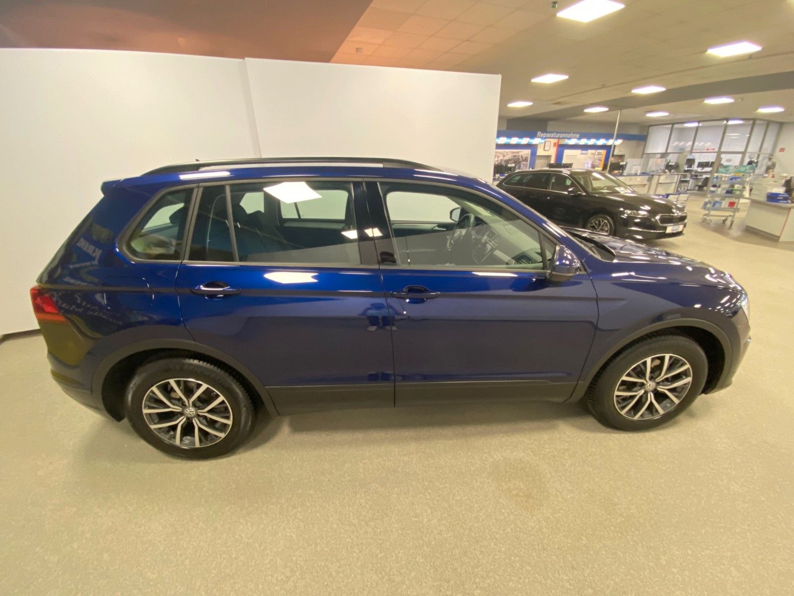 Fahrzeugabbildung Volkswagen Tiguan 1.4 TSI Trendline+NAVIGATION+AHK schwenk+