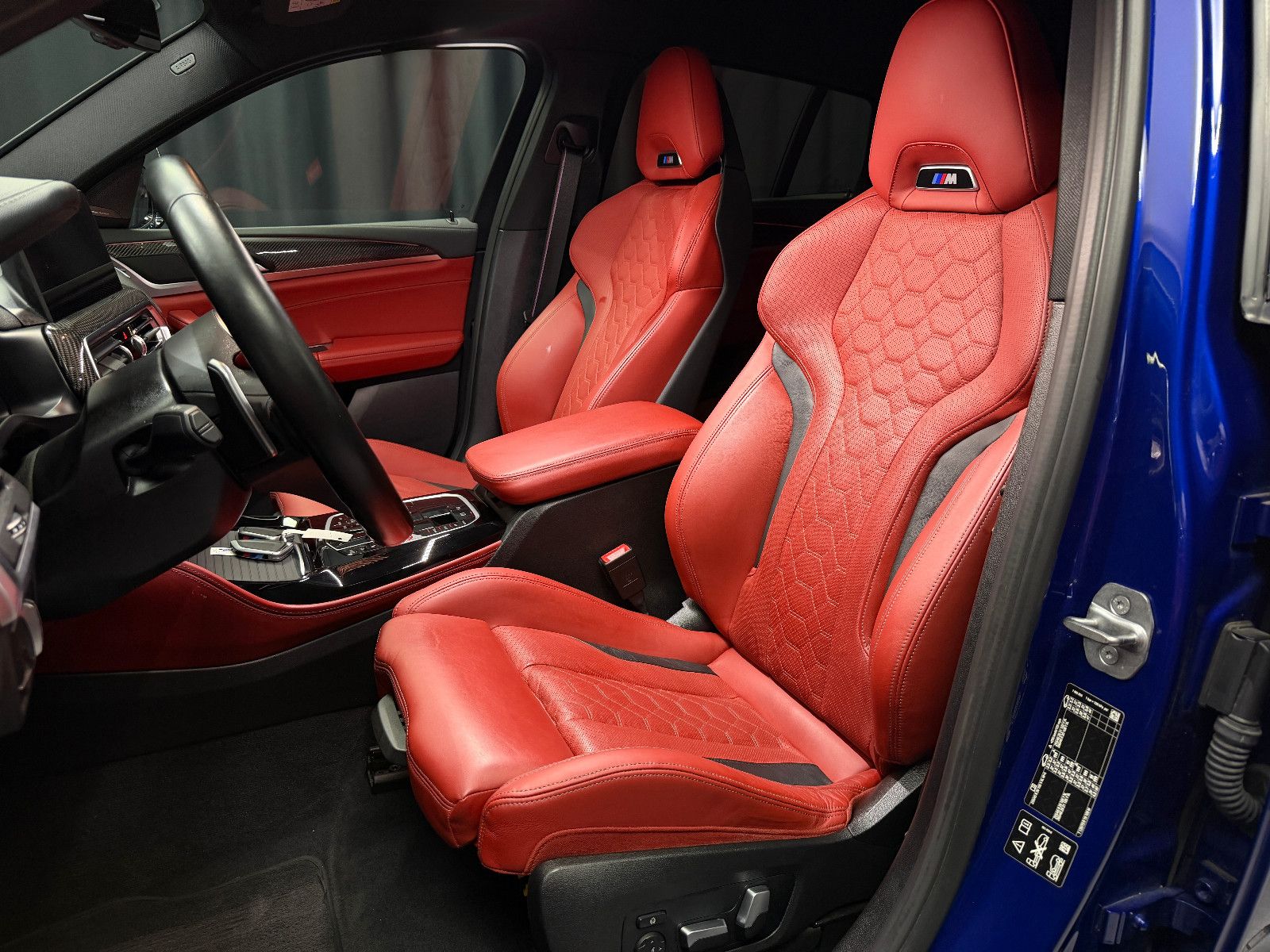 Fahrzeugabbildung BMW X4 M Competition |CARBON|H/K|LASER|HuD