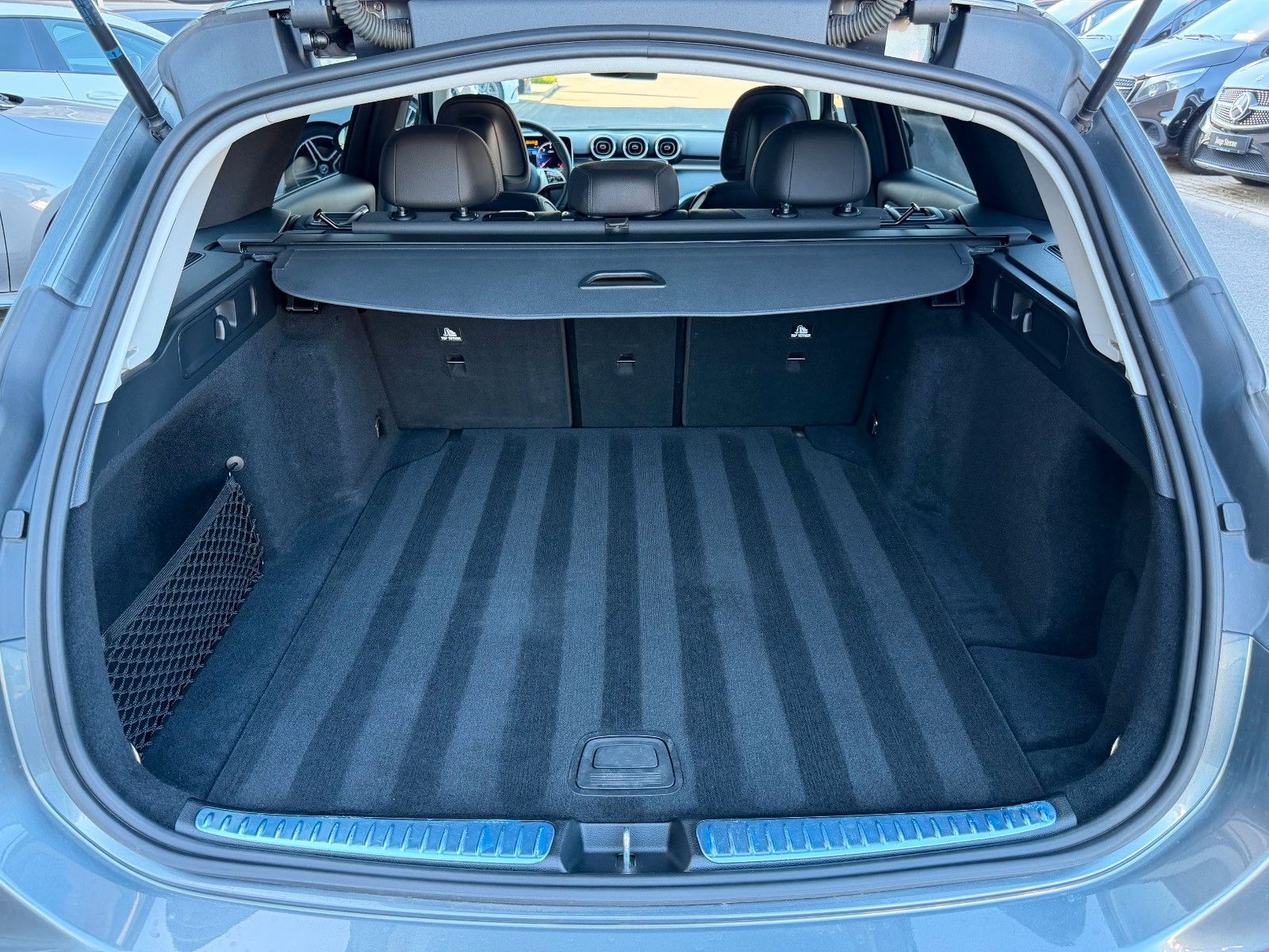 Fahrzeugabbildung Mercedes-Benz C 220d T 4M Avantgarde+AHK+Distr+360+Night