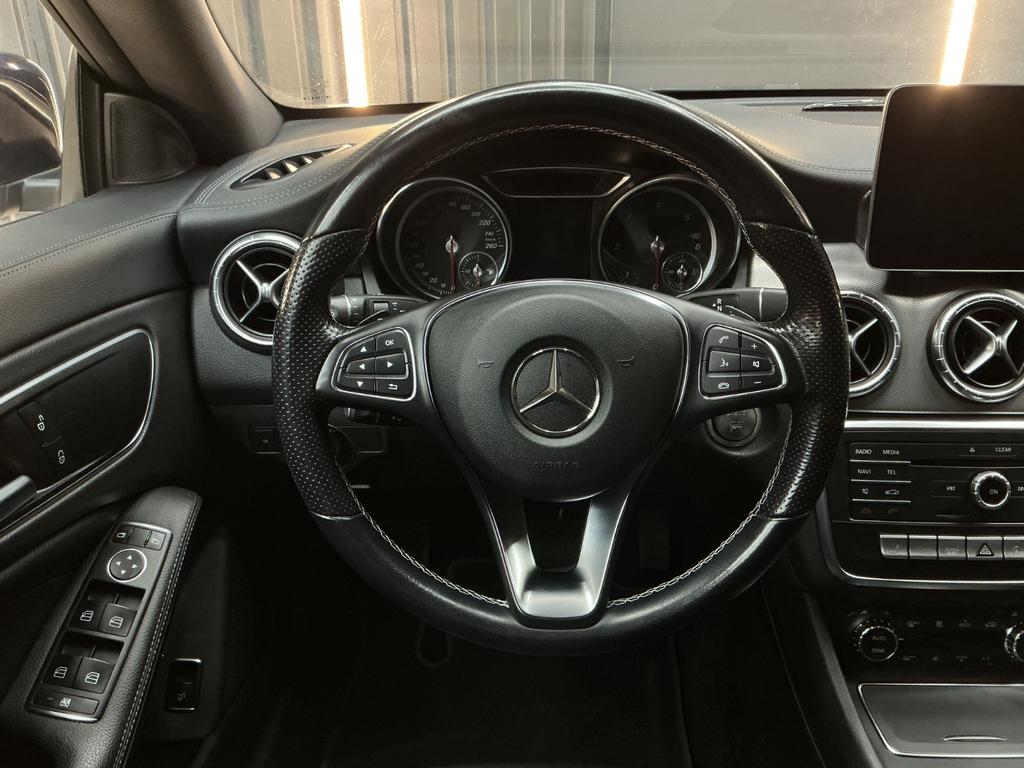 Mercedes-Benz CLA 220