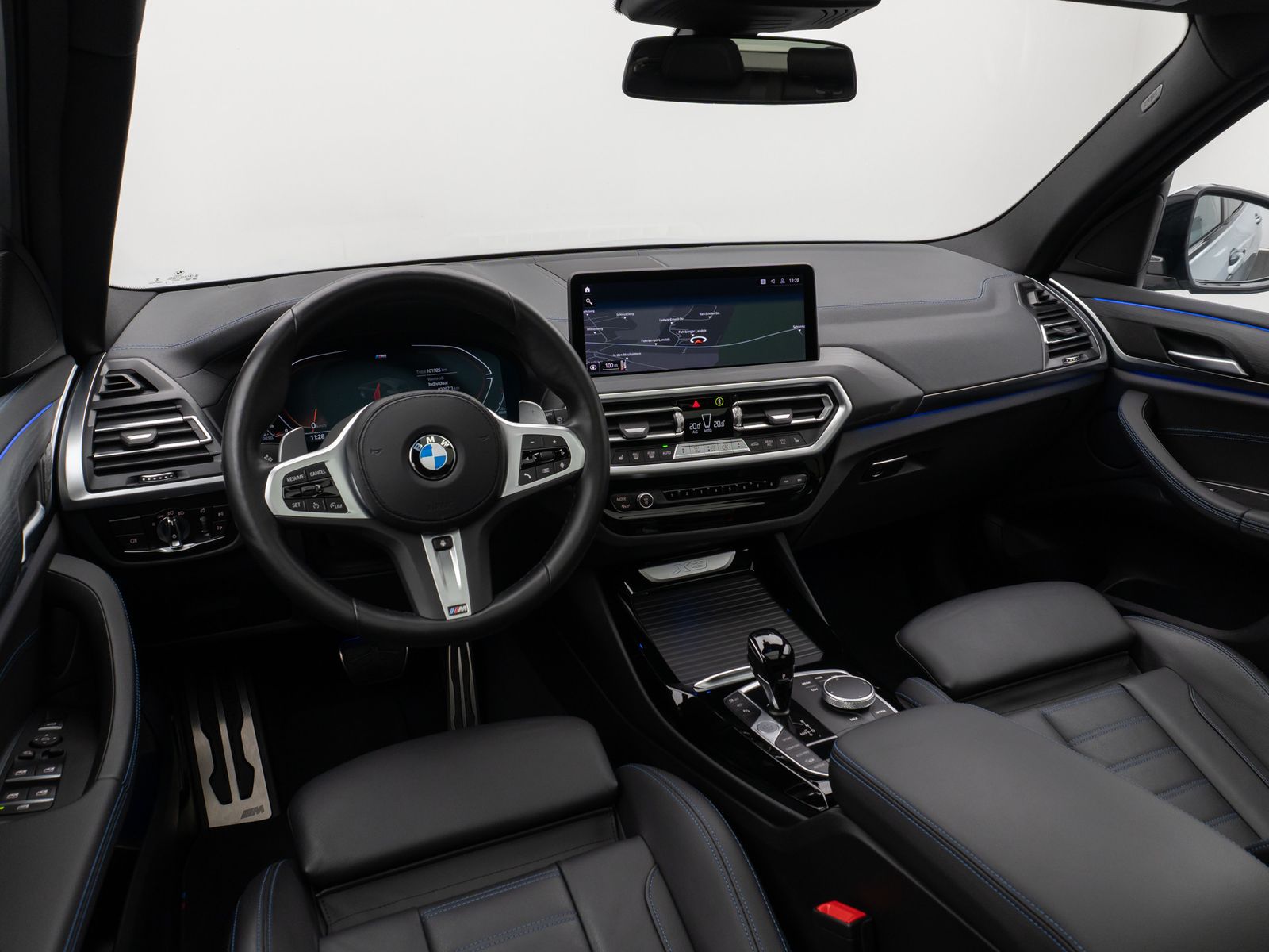 Fahrzeugabbildung BMW X3 xD30d M Sport Panorama Laser 360°HUD DAB HiFi
