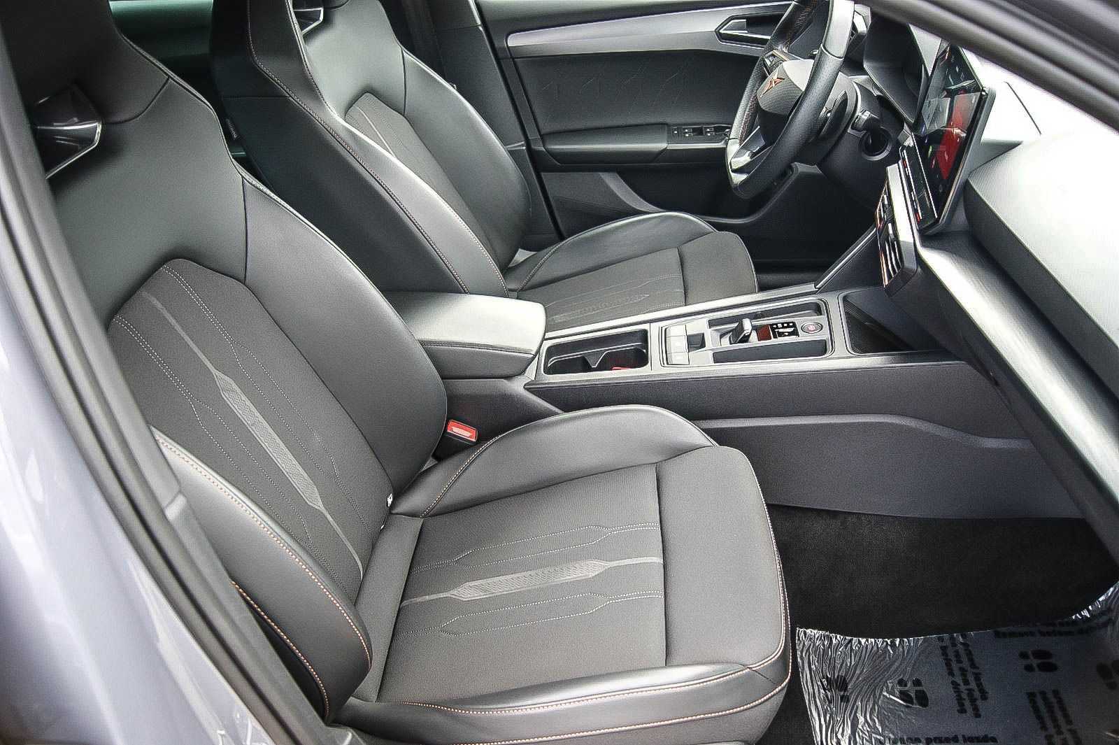 Fahrzeugabbildung CUPRA Leon Sportstourer e-HYBRID VIRTUAL ACC XL 1HAND