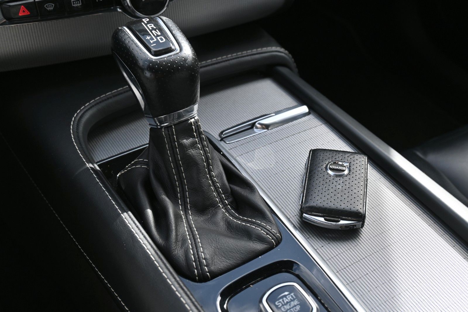 Fahrzeugabbildung Volvo XC90 D5 R-Design*VOLL*PANO*LUFT*255PS*MIETKAUF