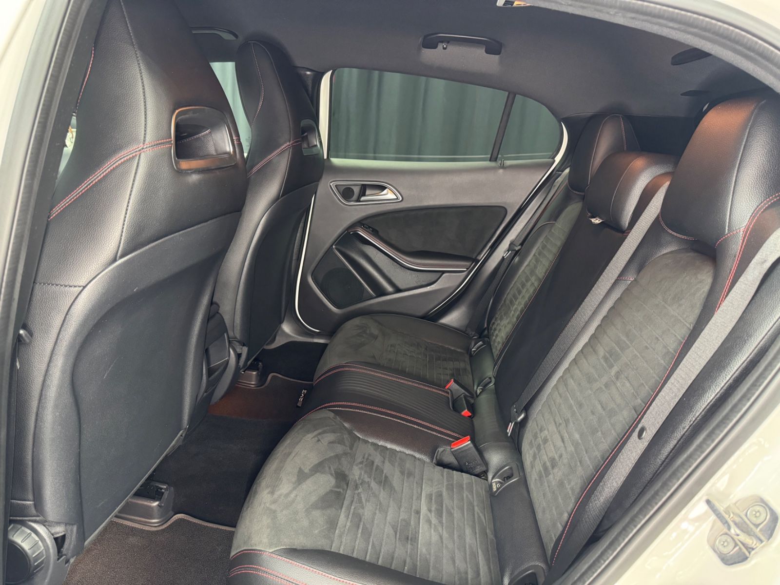 Fahrzeugabbildung Mercedes-Benz GLA 200|7G-AUTOMATIK|NAVI|LED|KAMERA|AHK|AMG-LIN