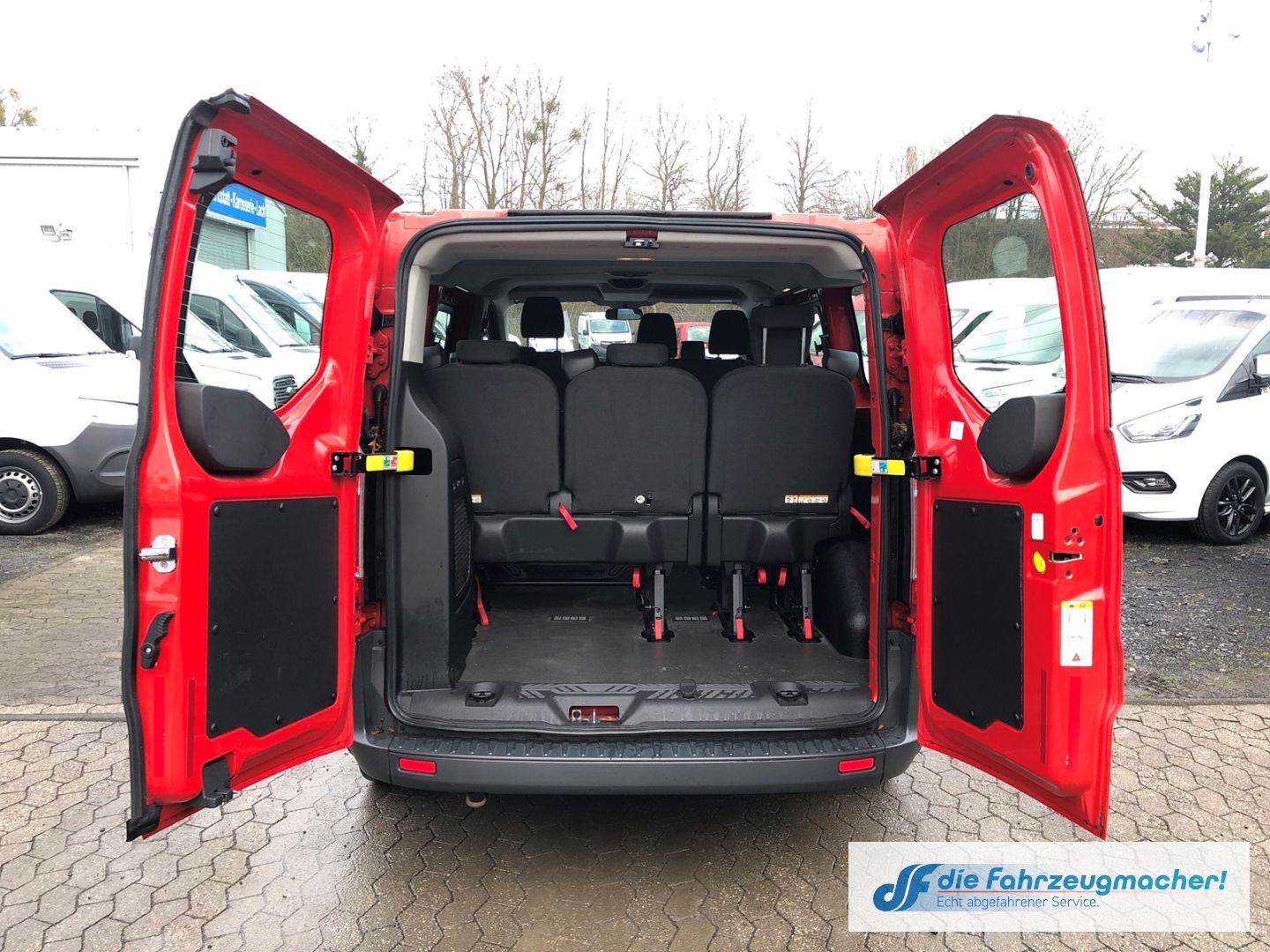 Fahrzeugabbildung Ford Transit Custom Kombi 300 L1 2.2 TDCi *1447 *EXPO