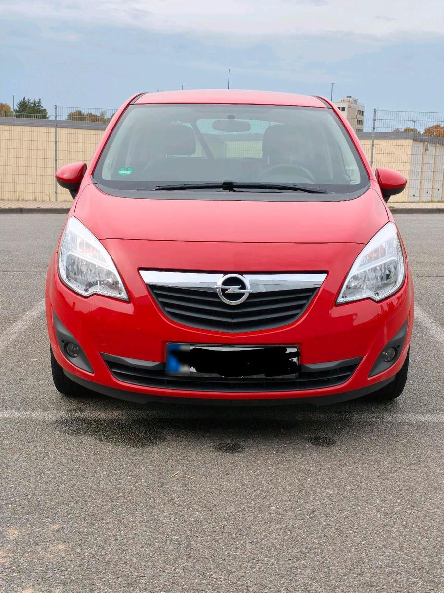 Opel Meriva 2012 — rear view