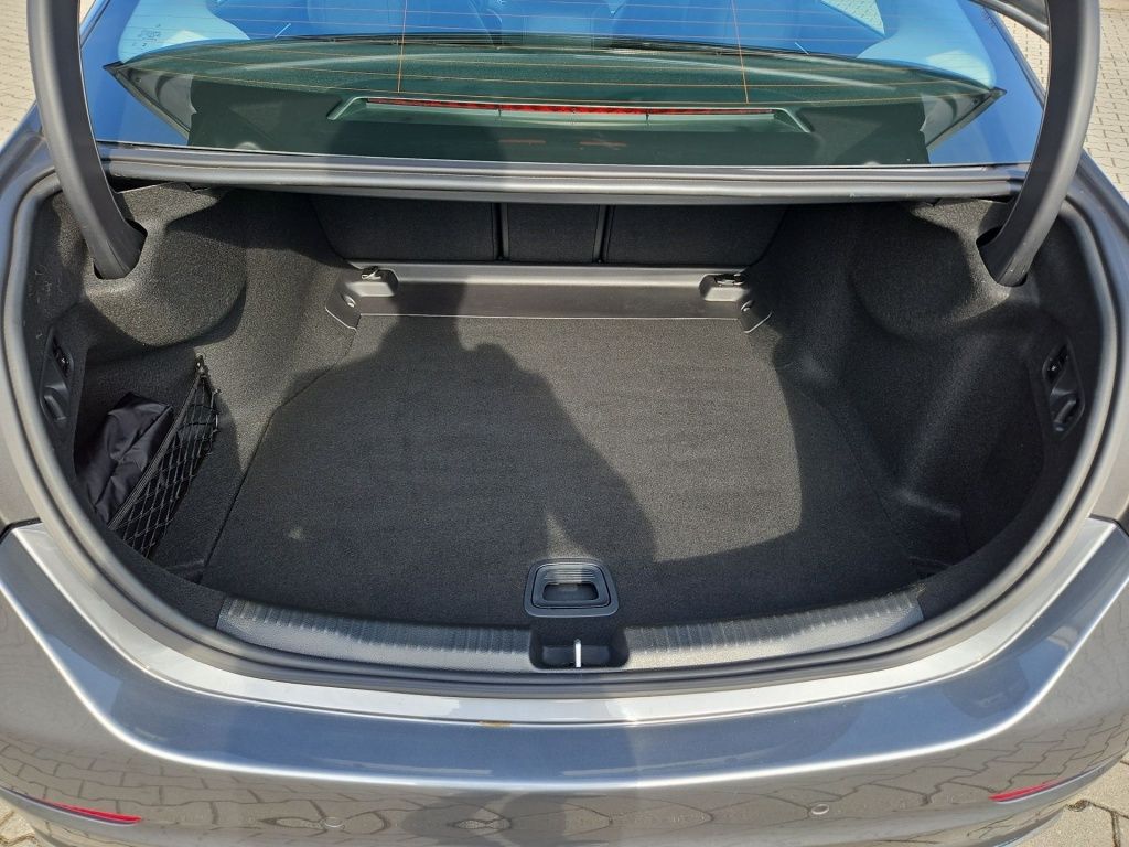 Fahrzeugabbildung Mercedes-Benz C 200 Avantg. Totwi. LED 360° Navi SHZ Ambie.