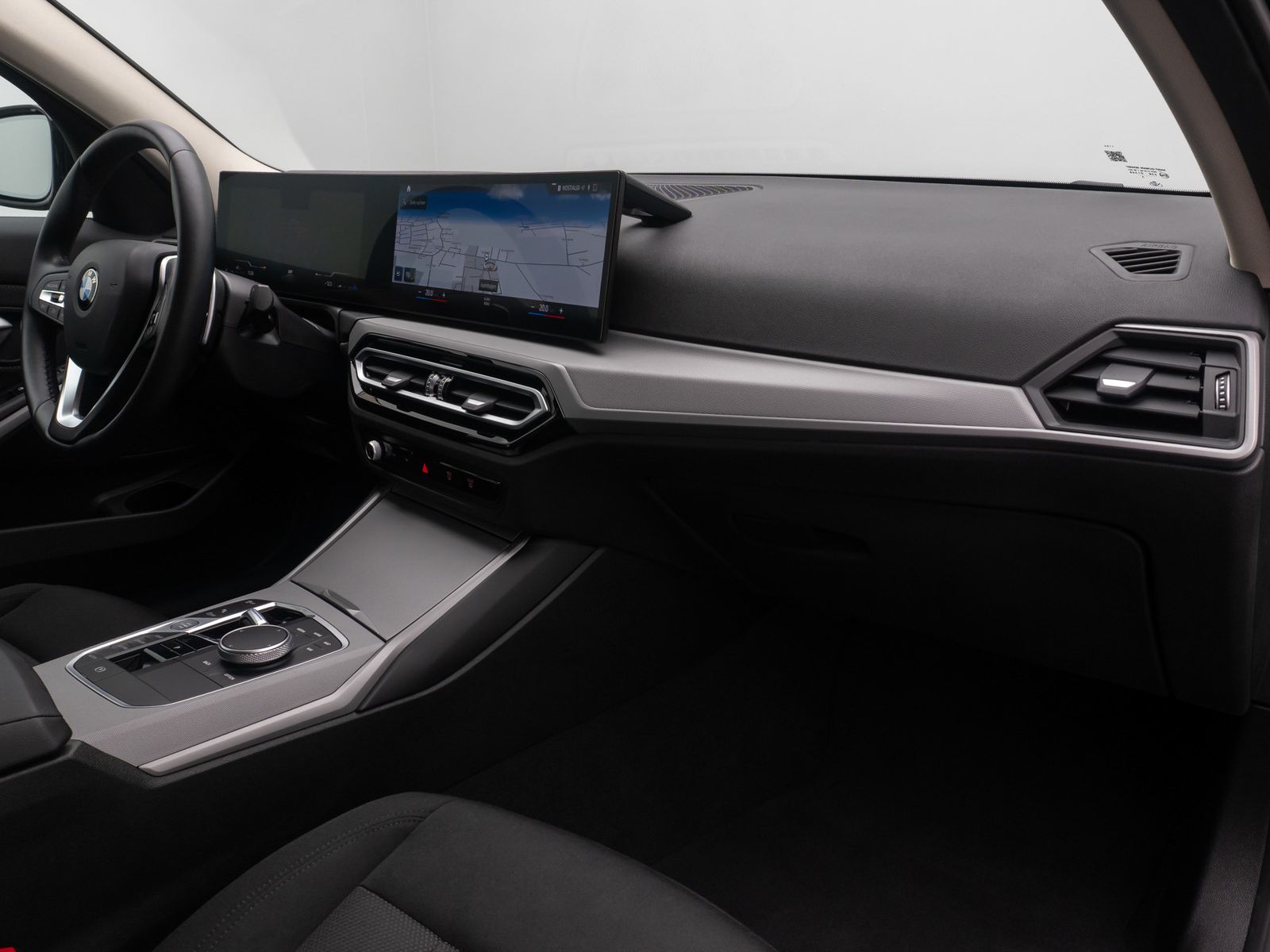 Fahrzeugabbildung BMW 318i GeschwindigReg DAB PDC Widscreen Cockpit+