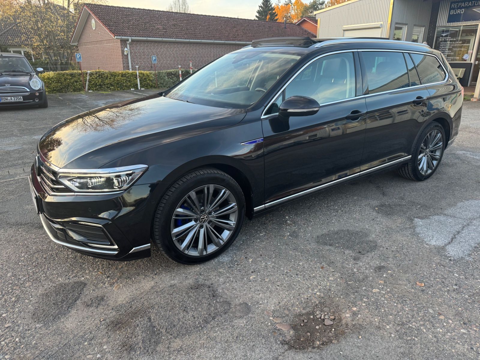 VW Passat Variant GTE R-Line/Panorama/AHK/Leder