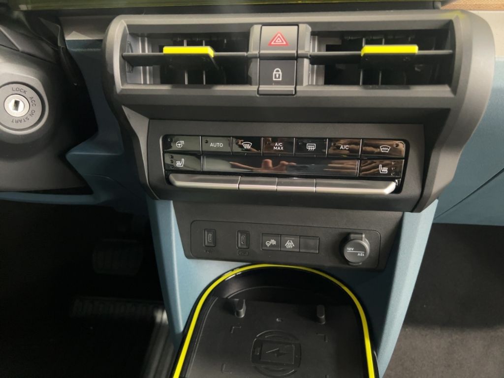 Fahrzeugabbildung Fiat Grande Panda La Prima Hybrid LA PRIMA,Winterpakt