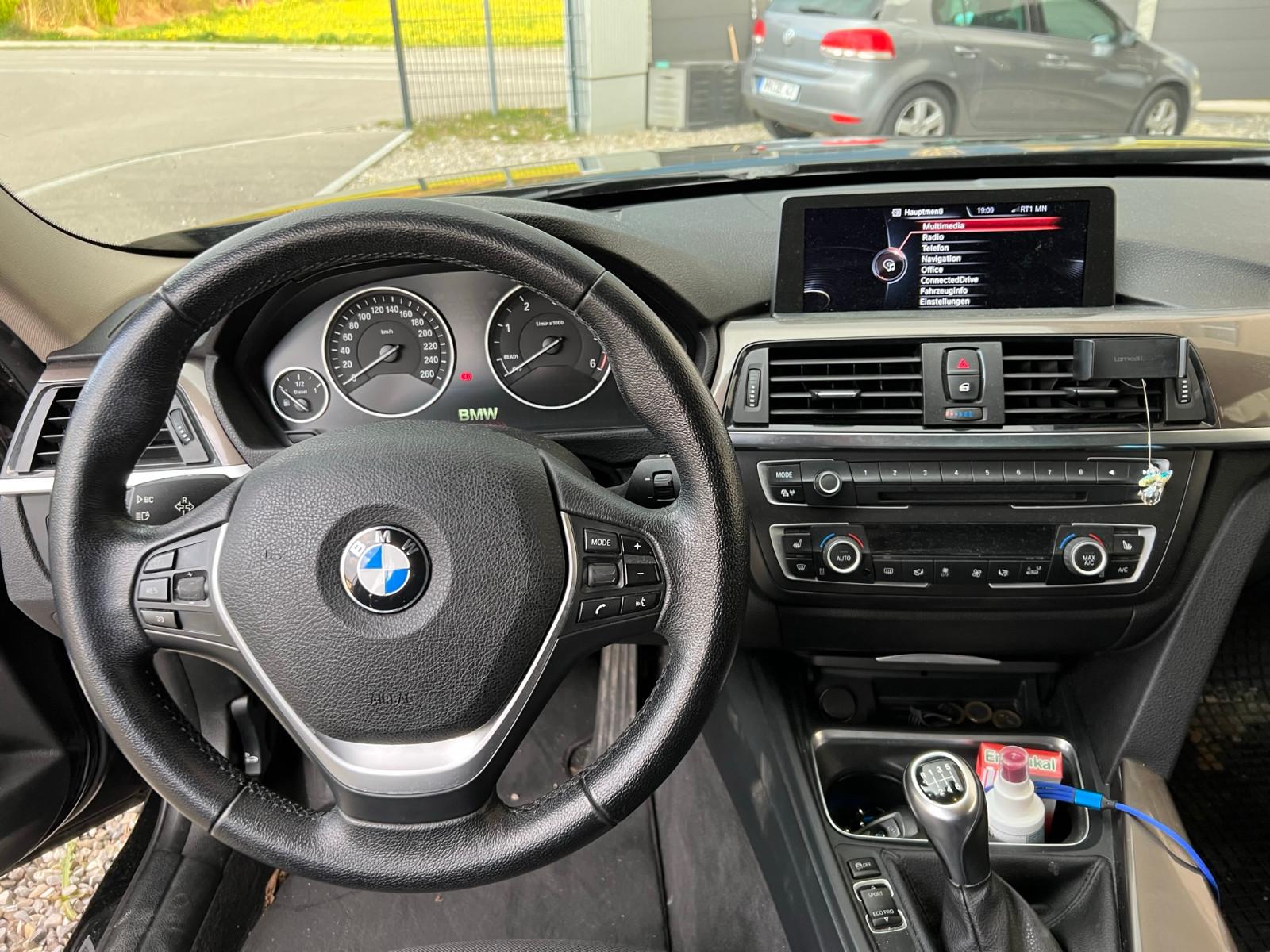 BMW 318 2013 — photo 6