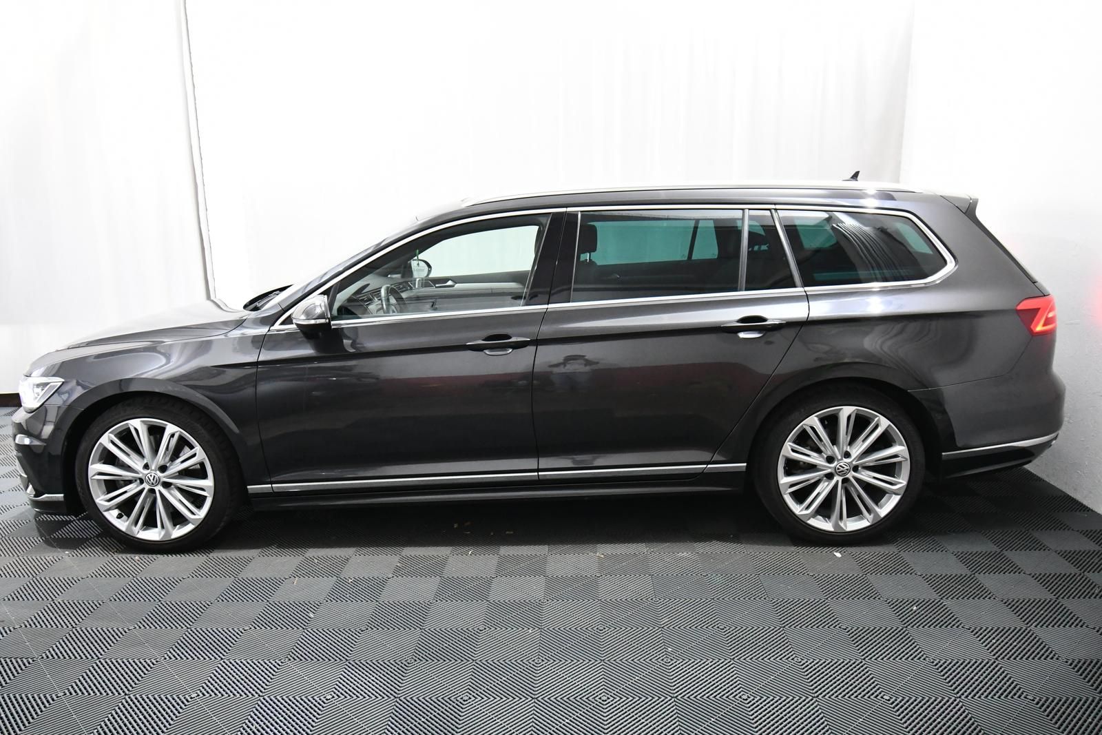Volkswagen Passat Variant R-Line 4Motion, AHK, DCC, Pano.,  imagem 2