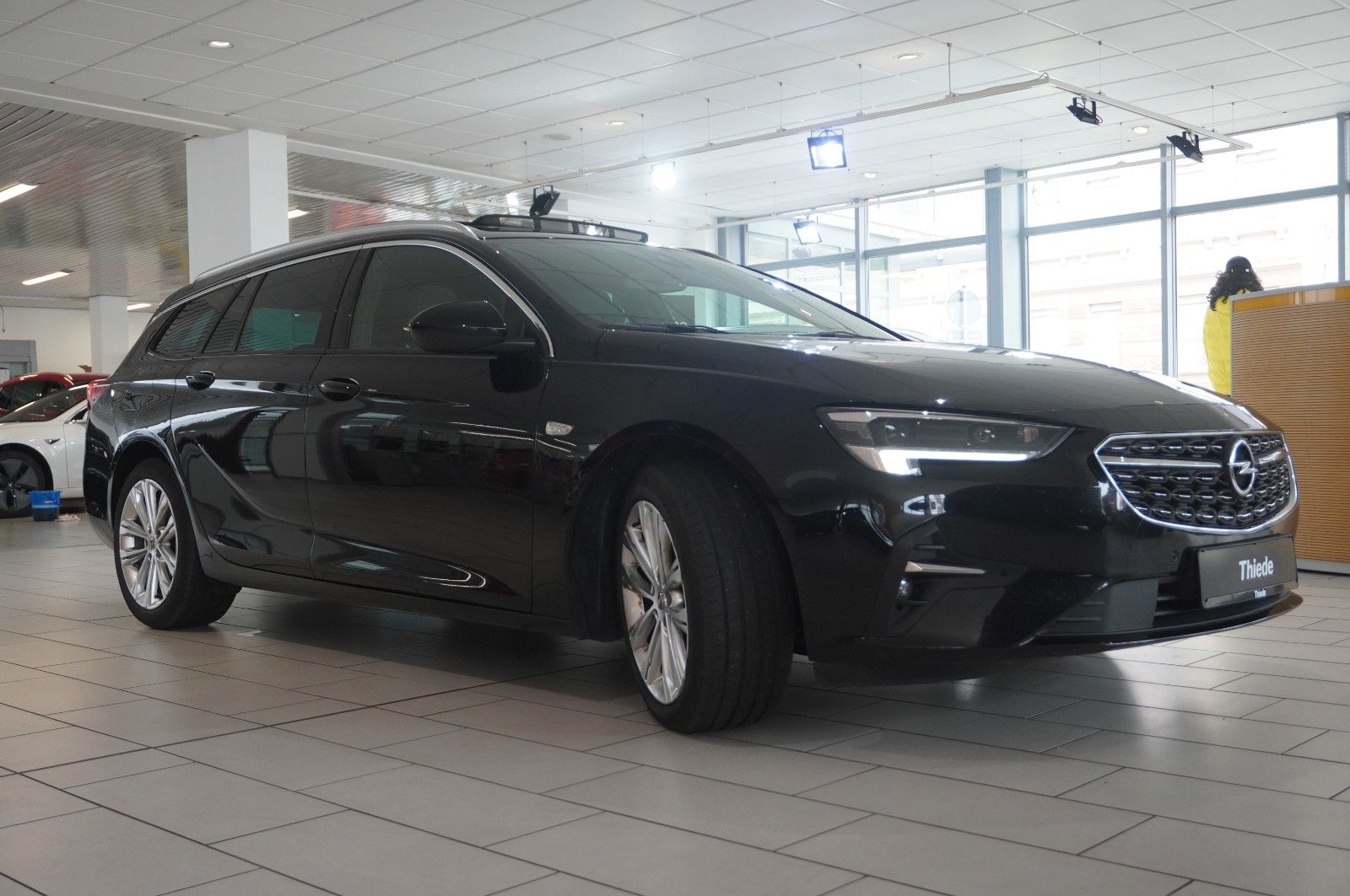 Fahrzeugabbildung Opel Insignia B ST 2.0D ELEGANCE NAVI/LED/KAMERA/PANO