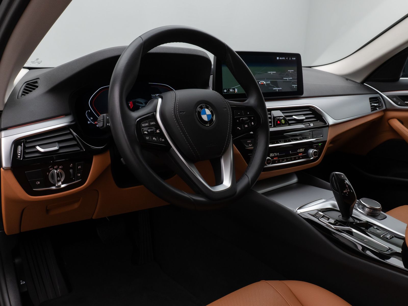 Fahrzeugabbildung BMW 540i xD Laser HUD DAB HiFi AHK Komfort Alarm