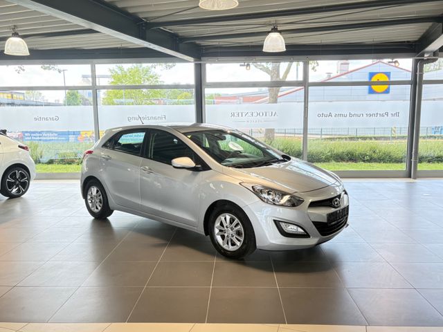 HYUNDAI i30 Trend Automatik - Bild 3