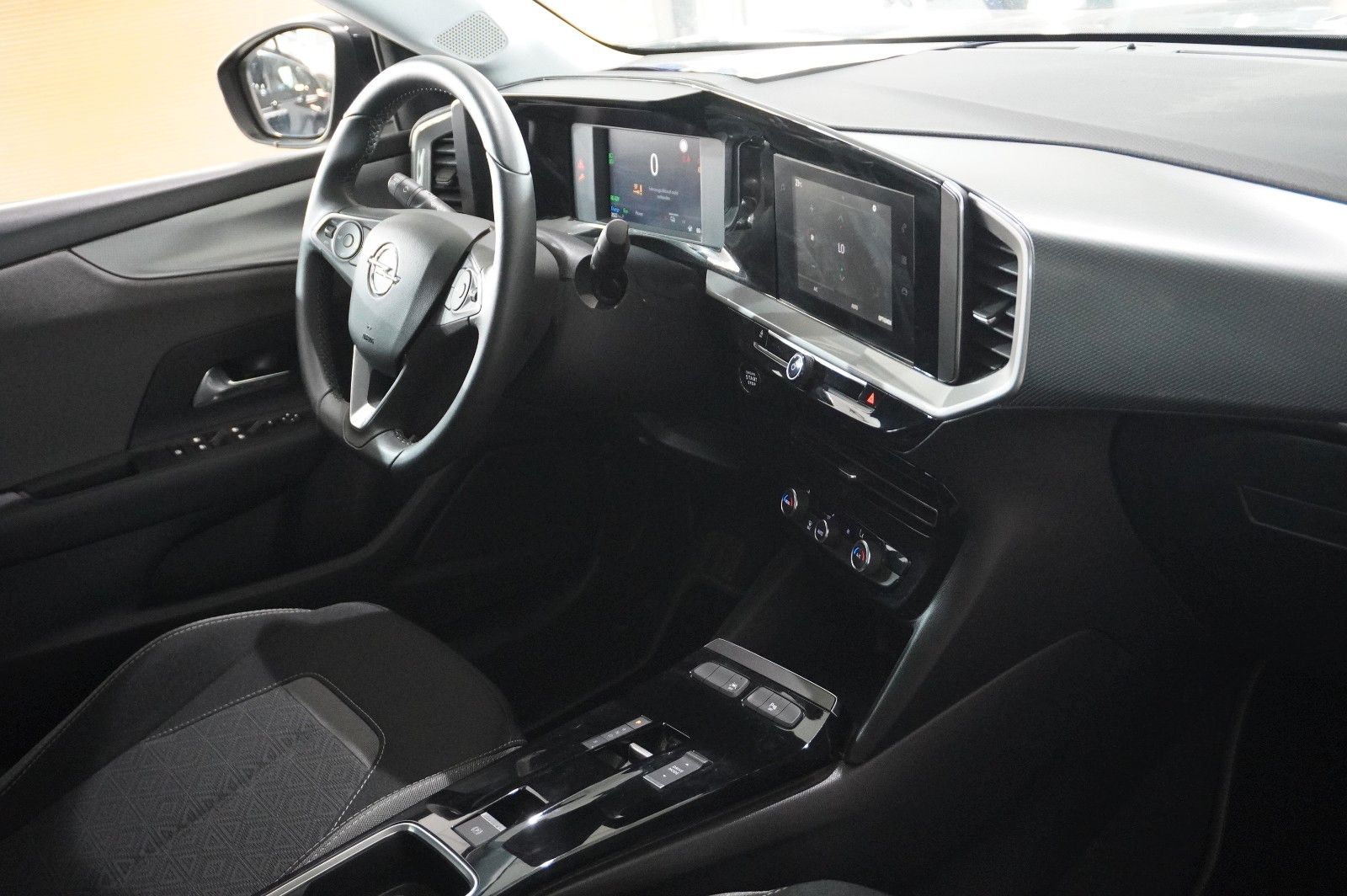Fahrzeugabbildung Opel Mokka-e EDITION 1-PHASIG LED/SPORT/KAMERA/DAB+