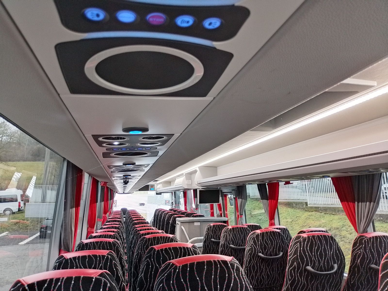 VANHOOL  2019 - Image 39 of 50