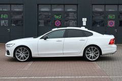 Fahrzeugabbildung Volvo S90 D5 AWD R-Design*LUFT*HUD*360*MASSAGE*21"*DAB