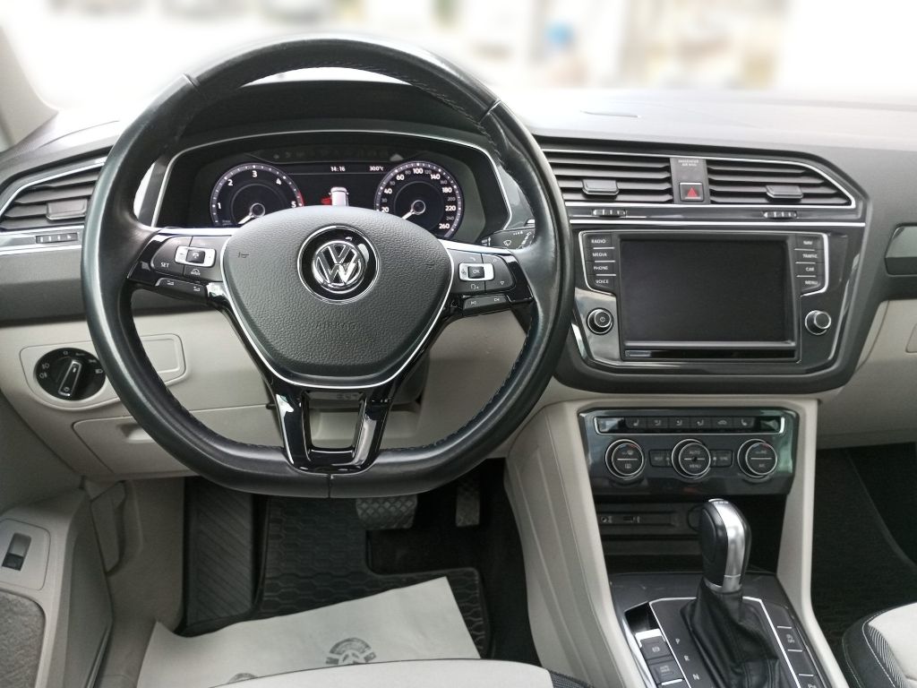Fahrzeugabbildung Volkswagen Tiguan 2.0 TDI SCR 4Motion DSG Highline AHK