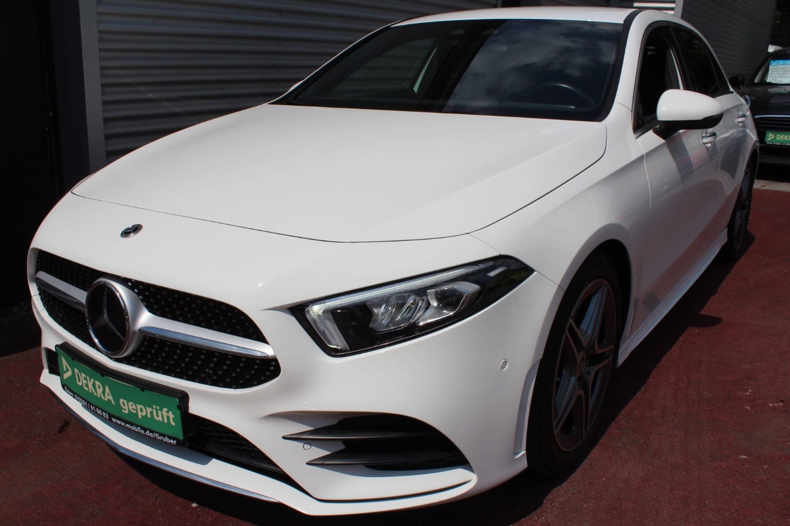Mercedes-Benz A 180 AMG-LINE KLIMA NAVI KAMERA PDC LED 18.ZOLL