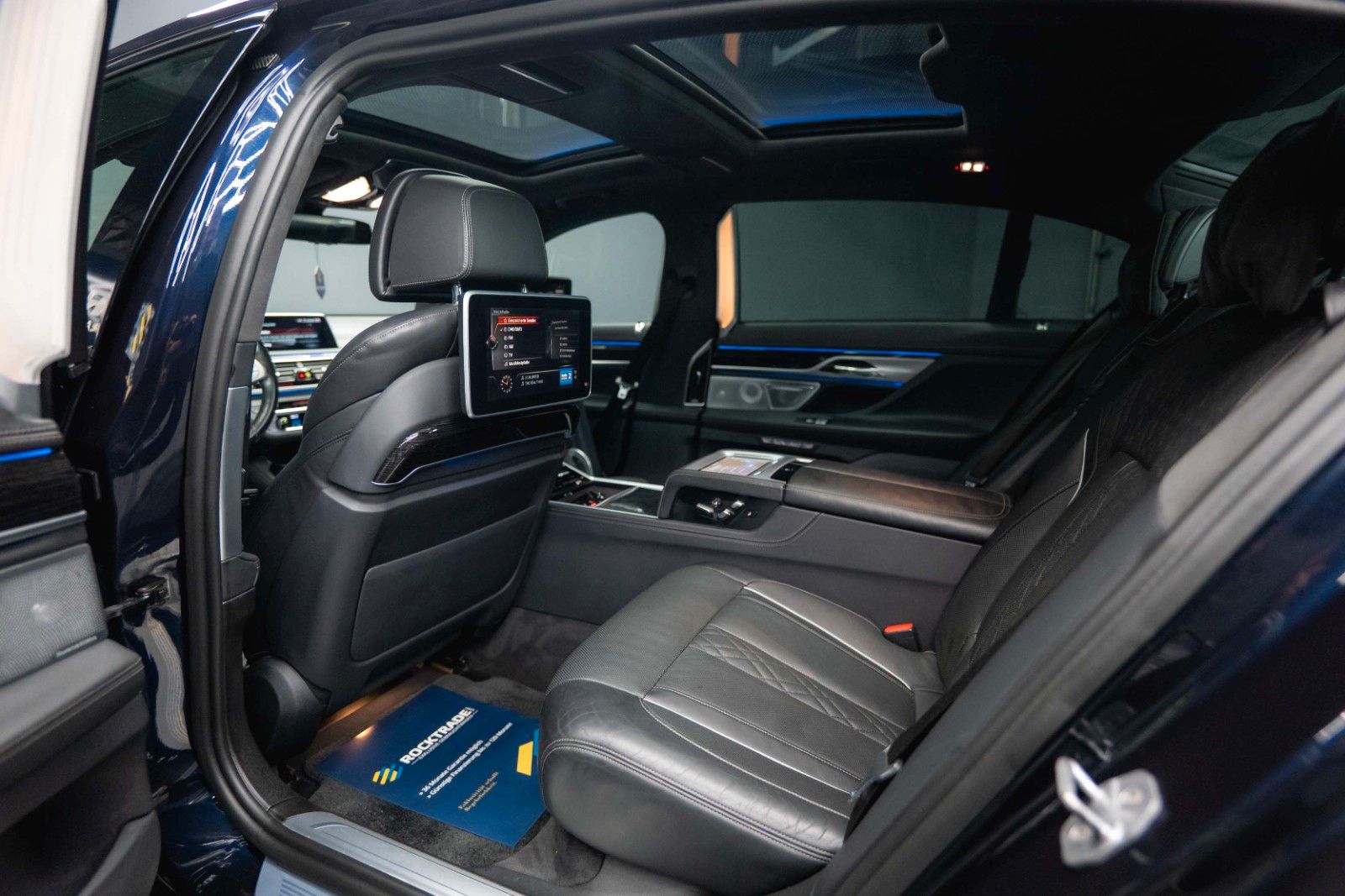 Fahrzeugabbildung BMW 730d L xDrive M Sport Shadow | 100% Option | 19%