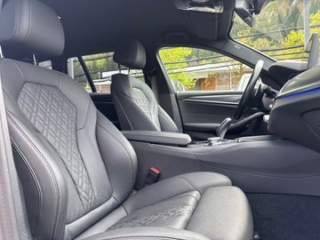 BMW 520d xDrive Touring M Sportpaket Head-Up HiFi