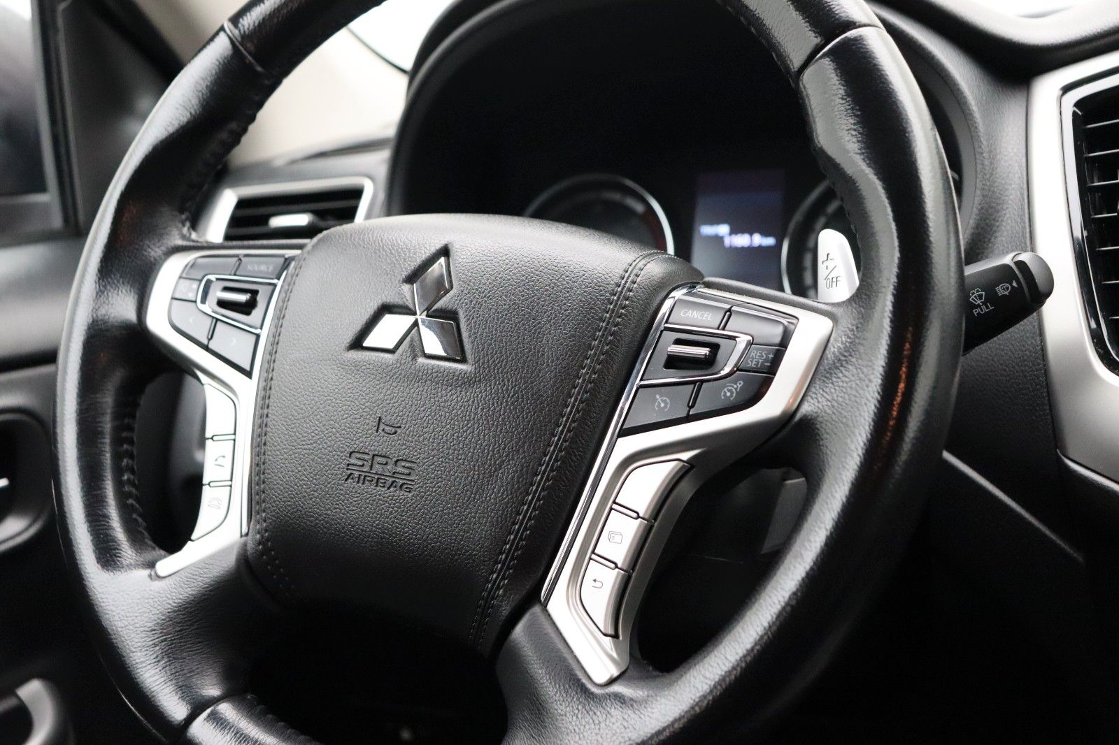 Fahrzeugabbildung Mitsubishi L200 TOP 2,2 DI-D AT DoKa 4WD