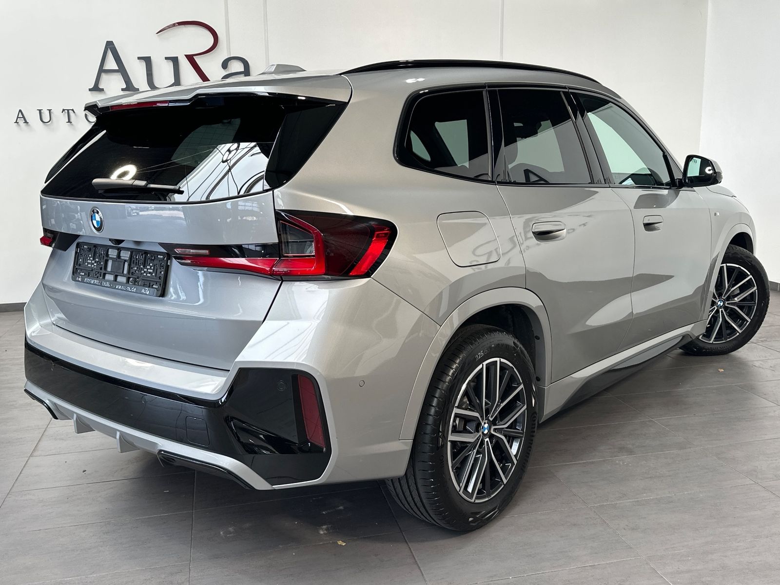 Fahrzeugabbildung BMW X1 xDrive20d M-Sport NAV+LED+HUD+H&K+ACC+360°
