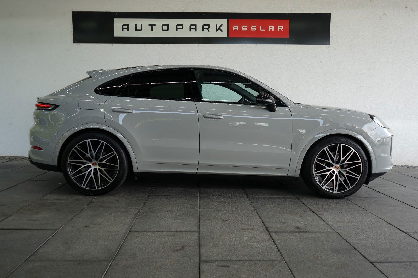 Porsche Cayenne Coupe Black Edition/Kreide/P-Display/22z