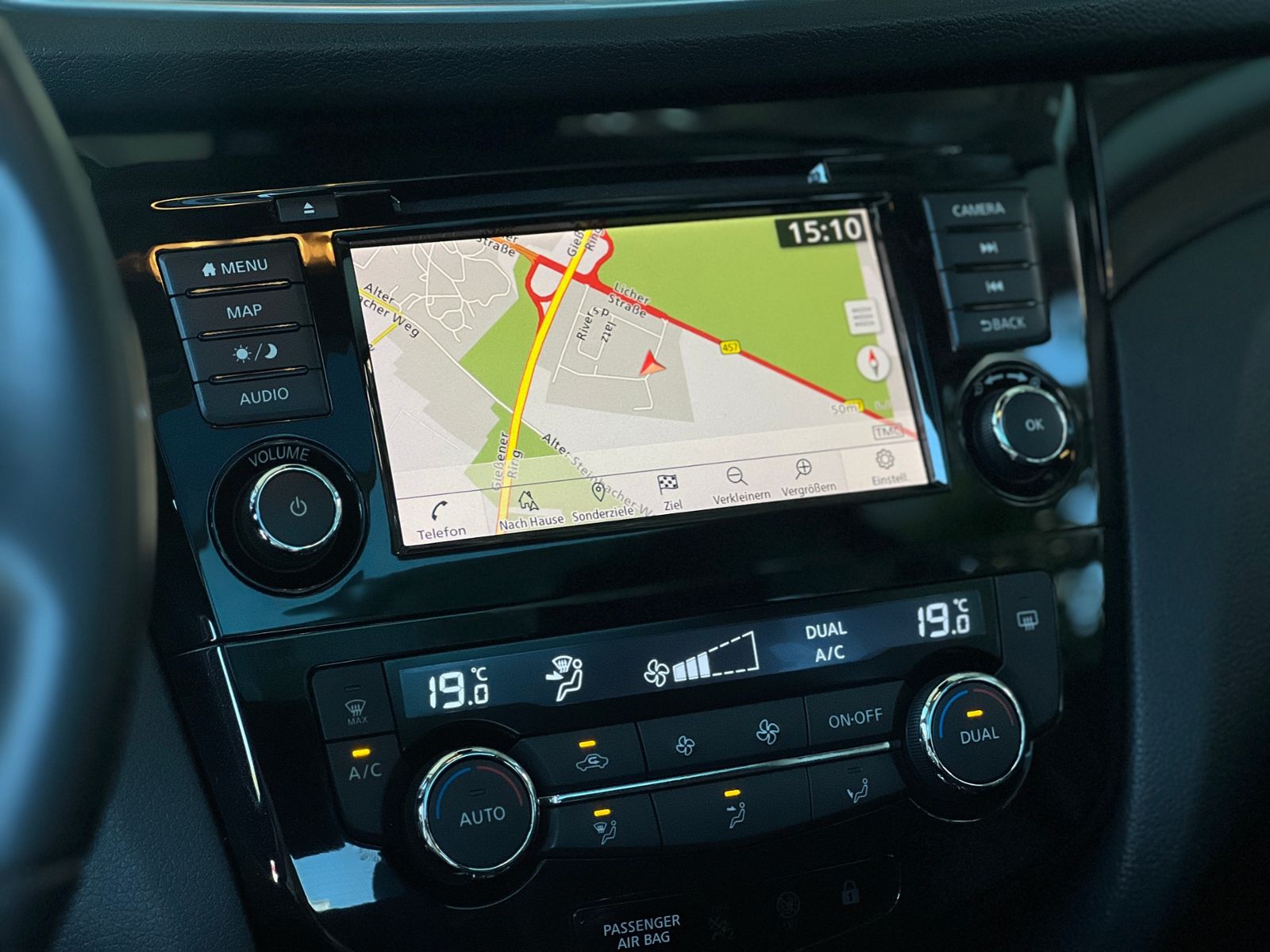Fahrzeugabbildung Nissan Qashqai Zama PANO 360° NAV SHZ ALU