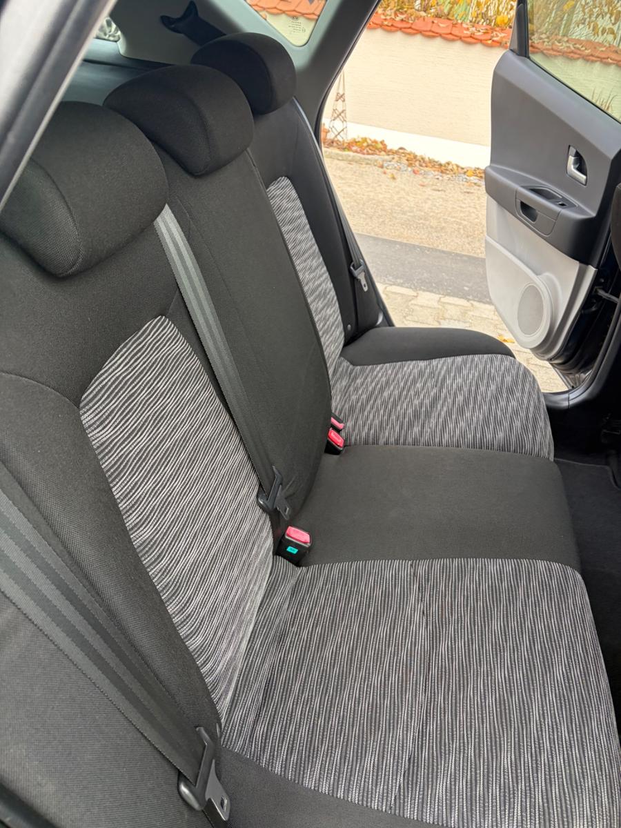 Kia cee'd 2010 — photo 23