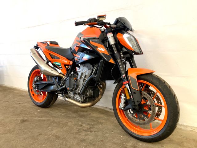 KTM 890 Duke GP Tech Pack