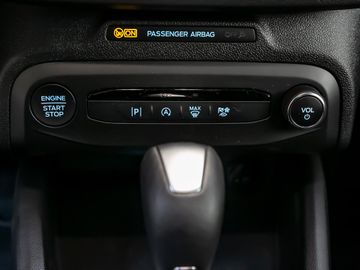 Ford Focus 1.0 Titanium Navi Stauassistent Kamera