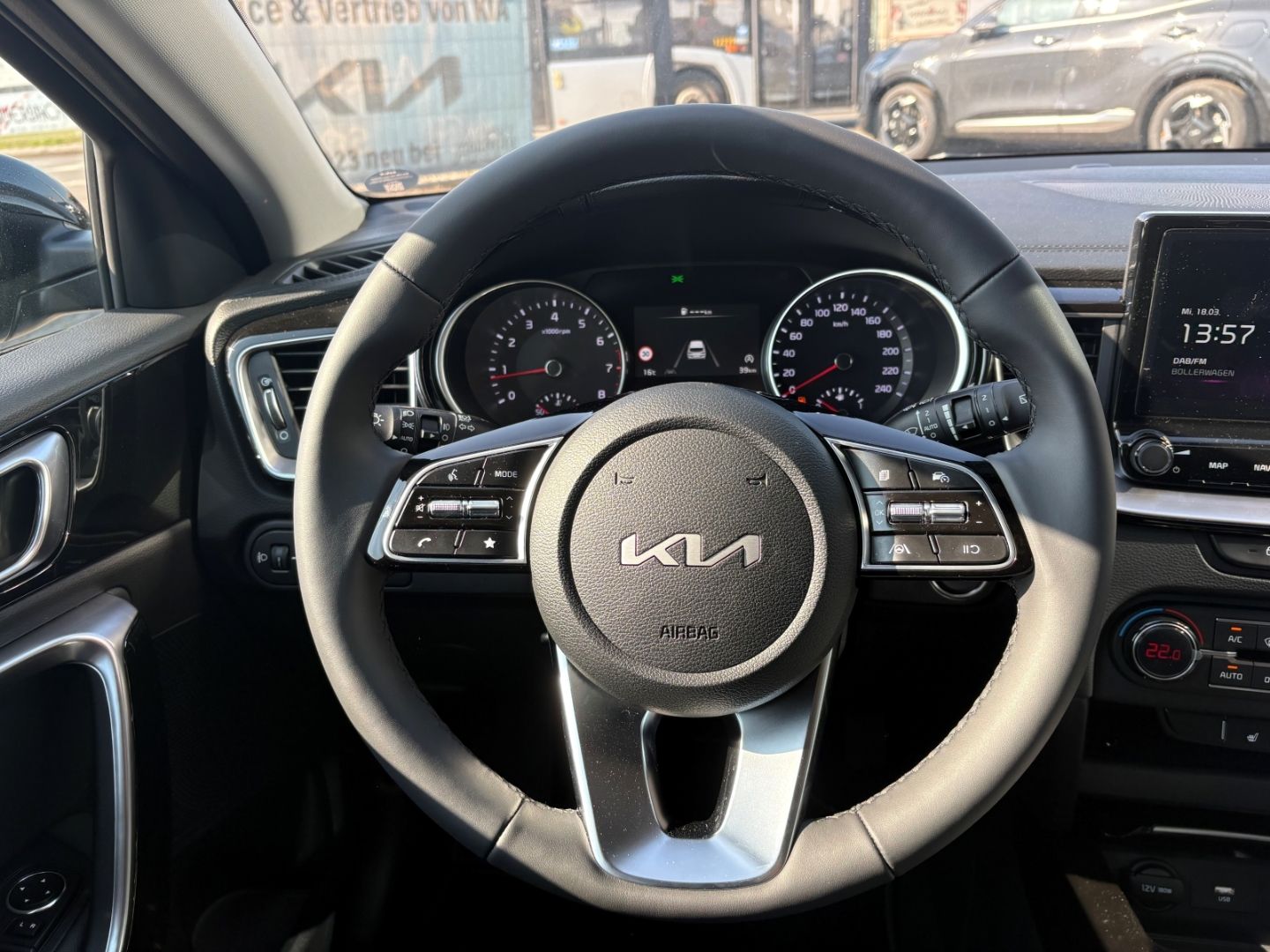 Fahrzeugabbildung Kia Ceed_sw Ultimate Edition TotWinkel PDC Keyless S
