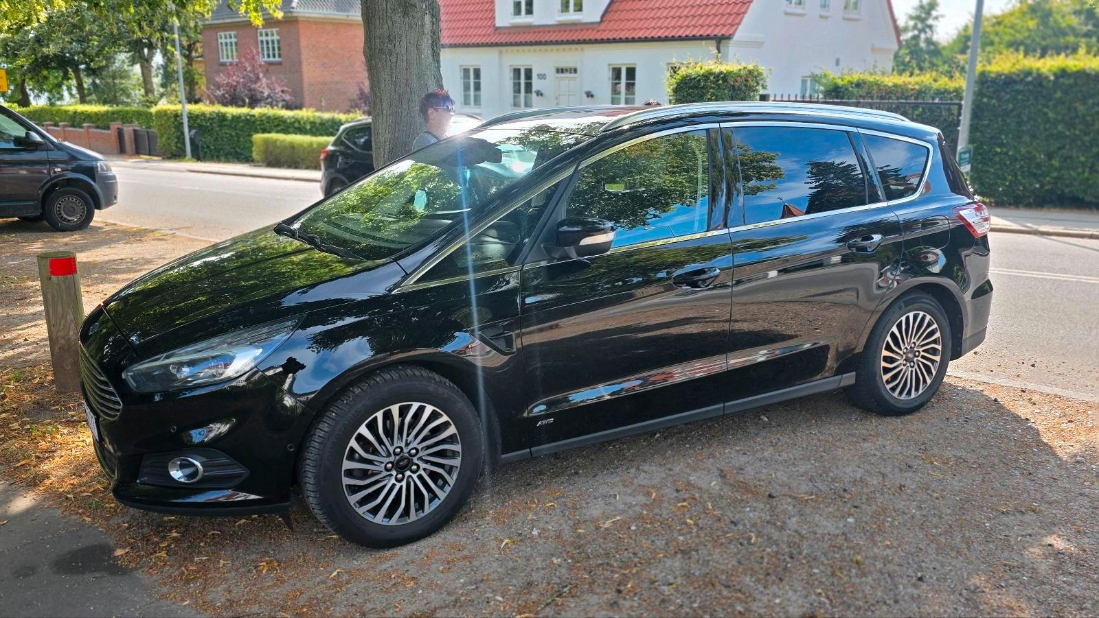 Ford S-Max