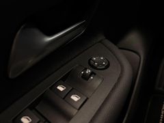 OPEL MOKKA-E VOLLDIGI ISOFIX LED NAVI LENK+SITZHZG